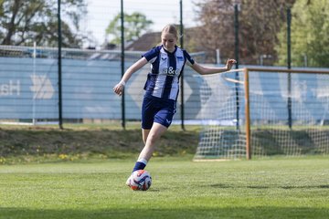 Bild 463 - wBJ Hamburger SV - Hertha BSC : Ergebnis: 5:2